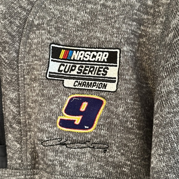 NWOT Men’s Antigua Charcoal Gray Chase Elliott #9 NASCAR Cup Series Pullover - Picture 4 of 10